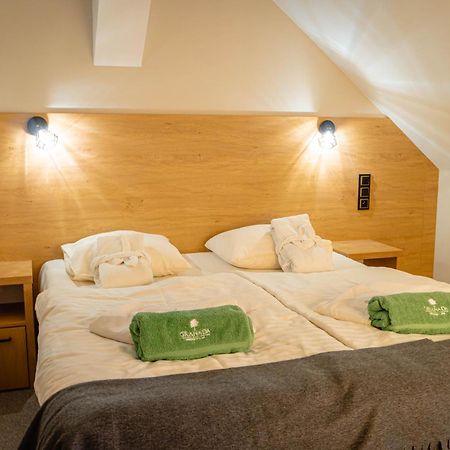 Granada Pensjonat & Spa 두슈니키 즈드로지 외부 사진